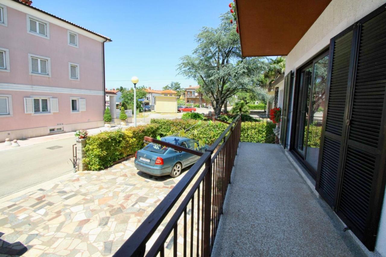 Apartments With A Parking Space Umag - 7666 Exterior photo