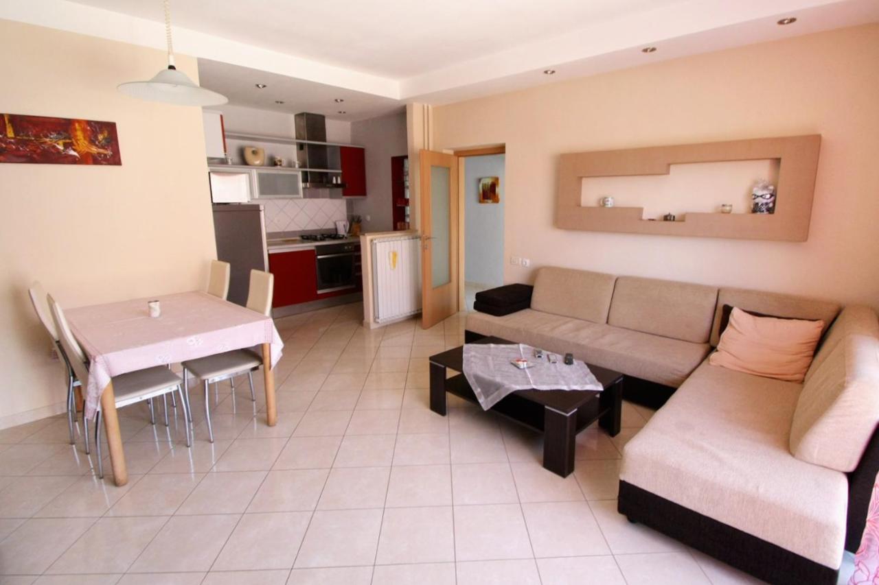 Apartments With A Parking Space Umag - 7666 Exterior photo