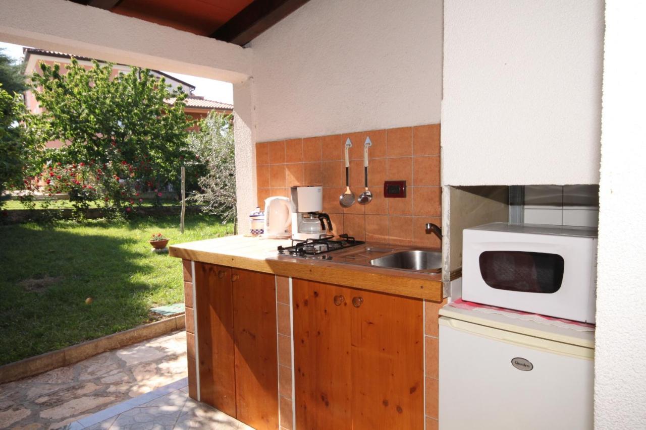Apartments With A Parking Space Umag - 7666 Exterior photo